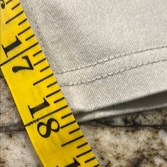 HUE Hi-Rise Ultra Soft Denim Capri Legging - Picture 10 of 13